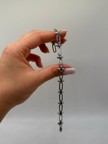 XUPING Spike Detaylı VIP Çelik Zincir Bileklik – Gümüş Renk