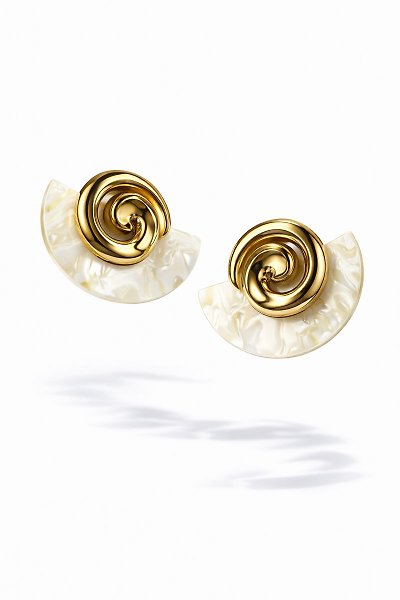 Sedef Yarım Ay Spiral Gold VIP Çelik Küpe