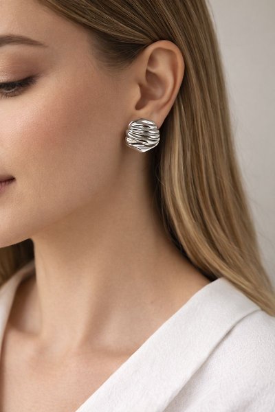 Dalga Dokulu Modern Gümüş Renk Küpe